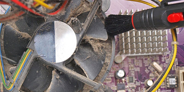 How to clean dusty computer